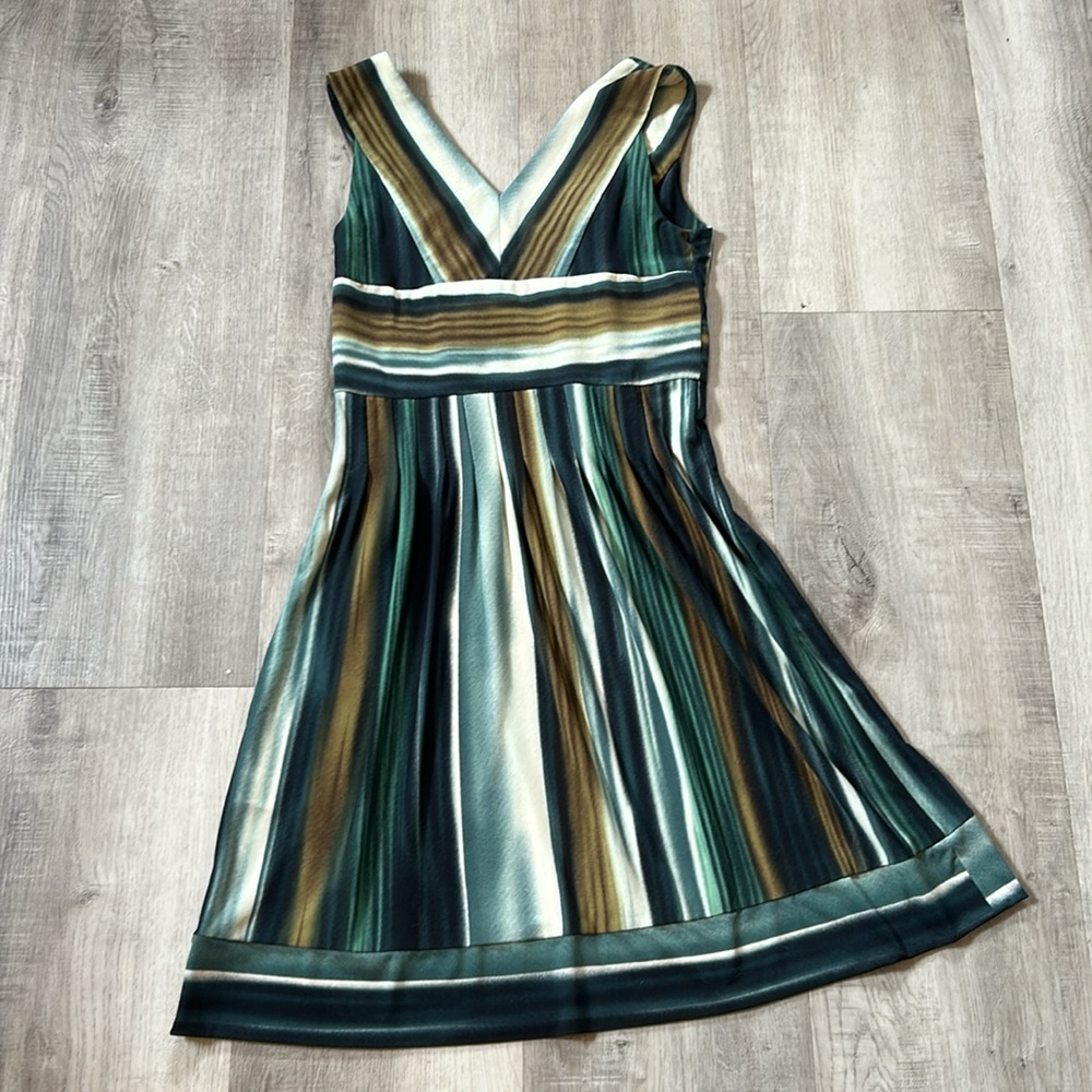 Dressbarn V-Neck Dress Sz 4 - Picture 6 of 6